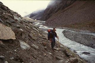 Robb trekking in Znskar near the Shingo La